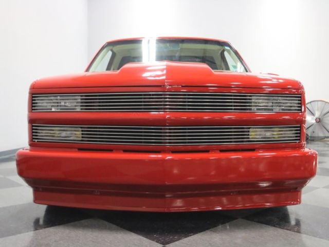 1992 Red Chevrolet Silverado 1500 --