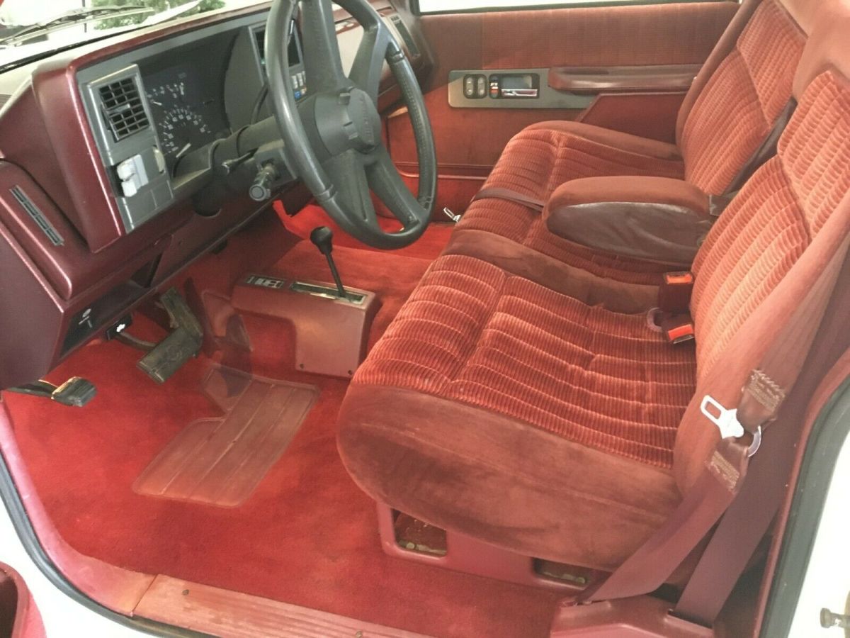 1992 White Chevrolet C/K Pickup 1500 Standard Cab Pickup