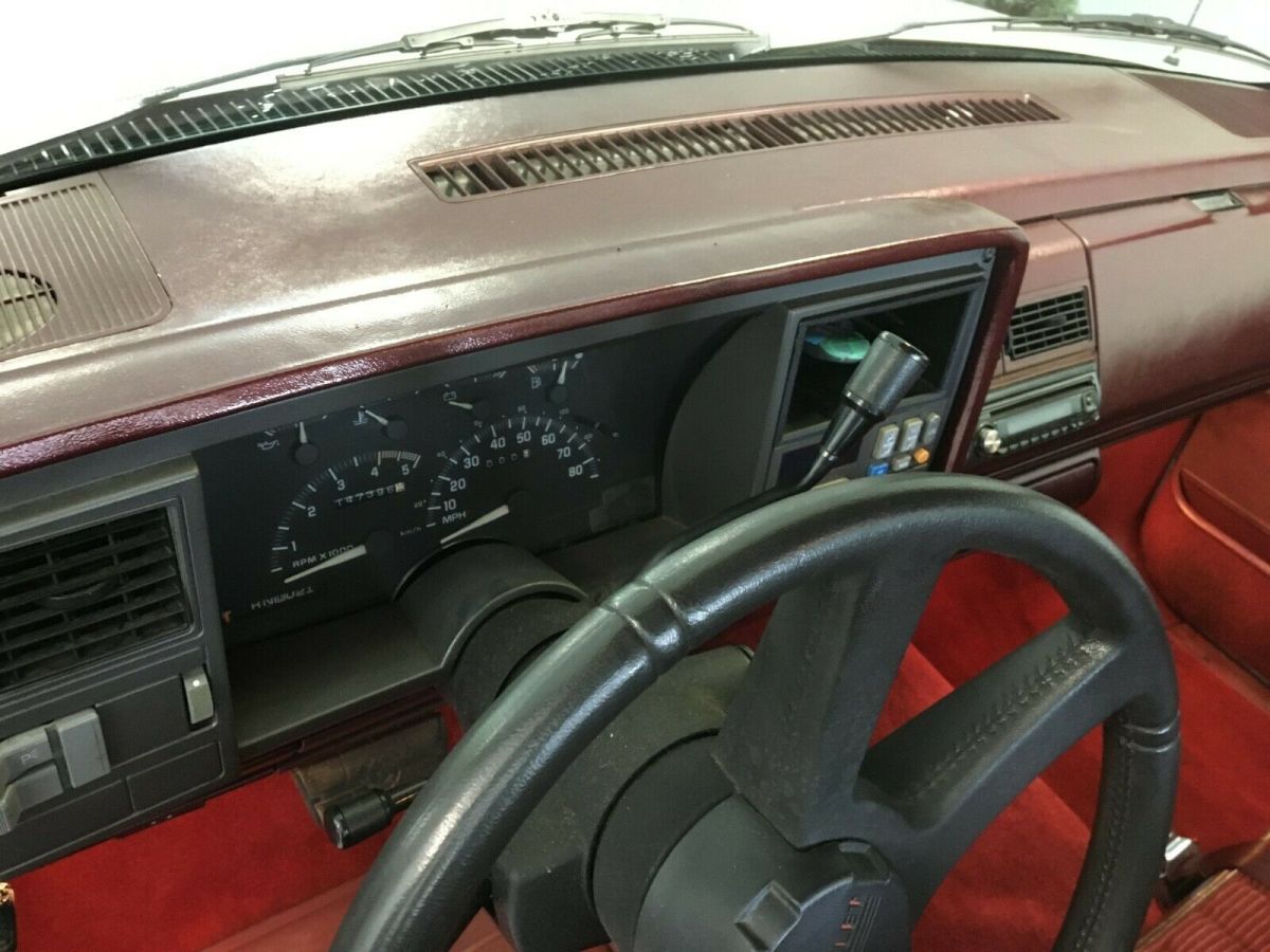 1992 White Chevrolet C/K Pickup 1500 Standard Cab Pickup