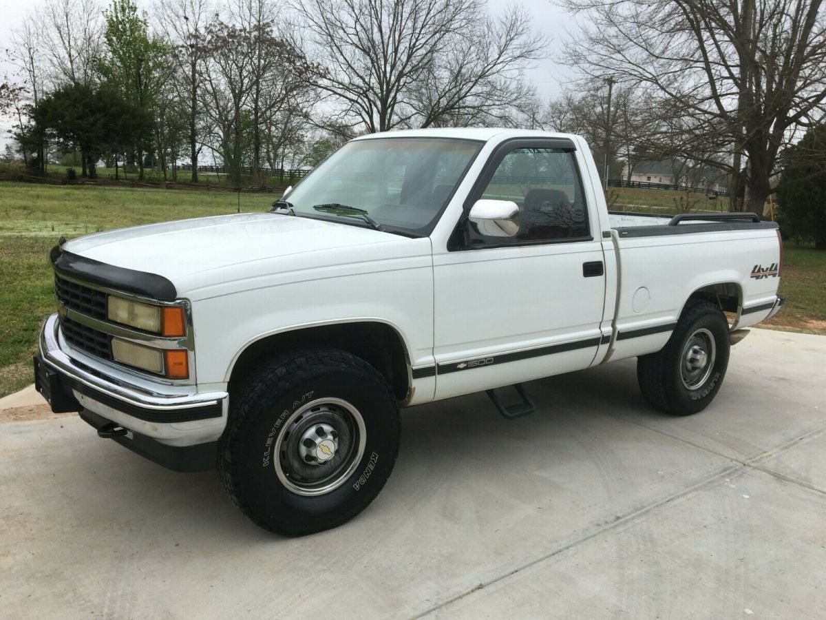 1992 White Chevrolet C/K Pickup 1500 Standard Cab Pickup