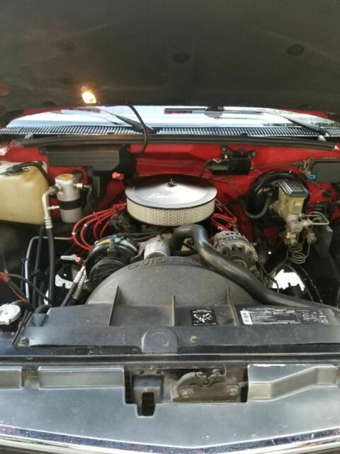 1992 Red Chevrolet Silverado 1500 Standard Cab Pickup