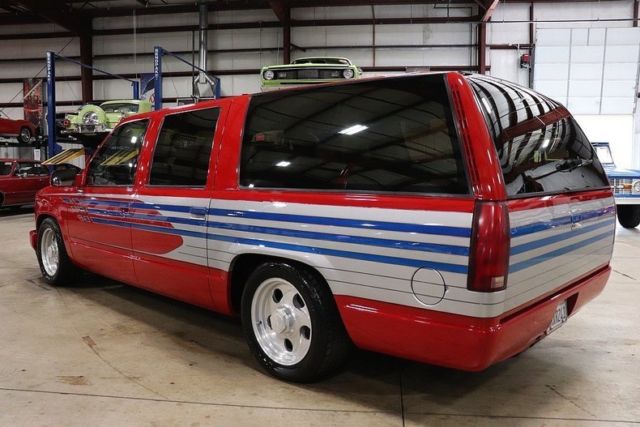 1992 Red Chevrolet Suburban SUV