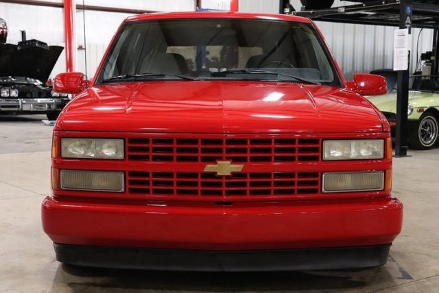 1992 Red Chevrolet Suburban SUV