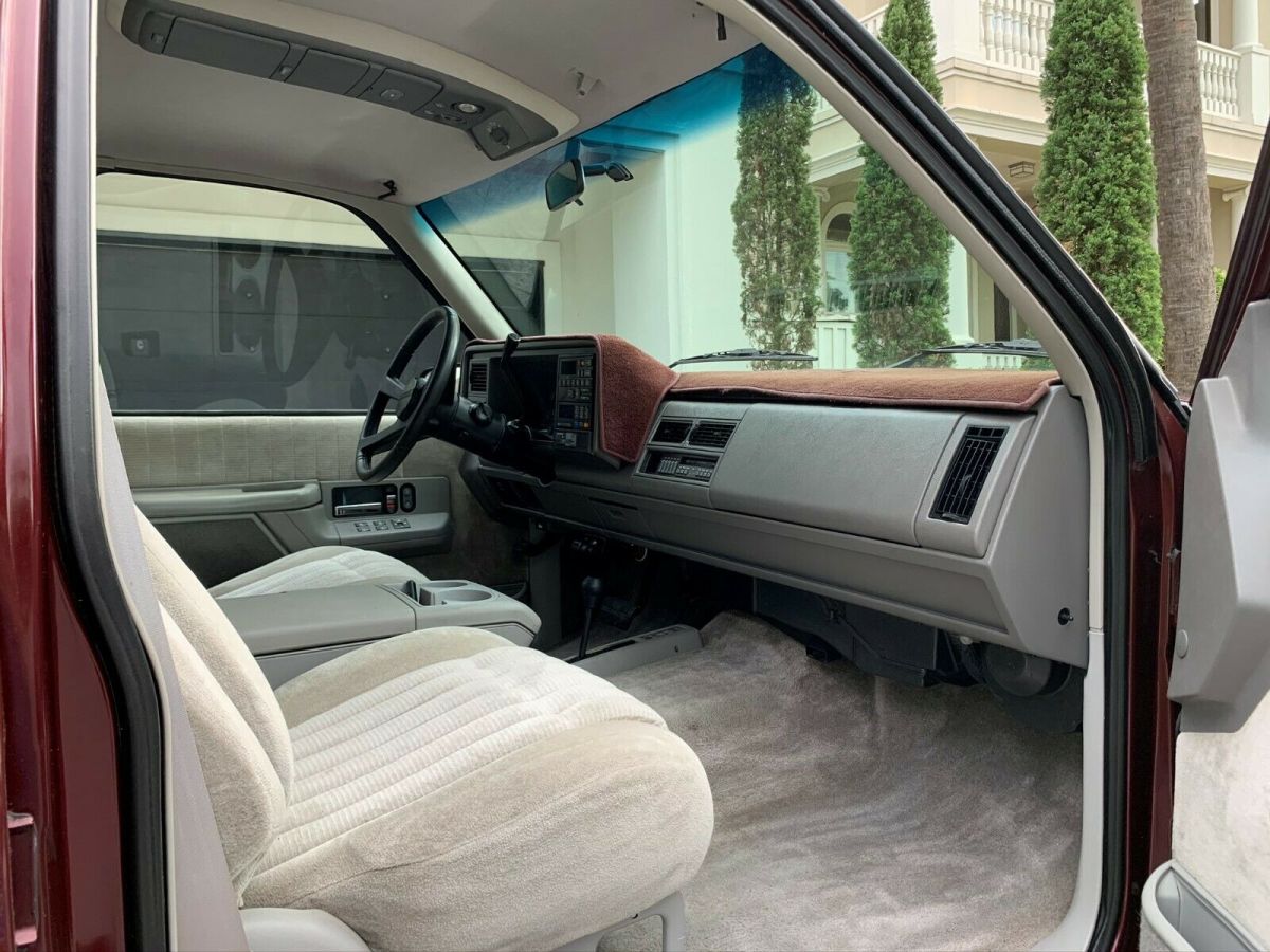 1992 Burgundy Chevrolet Suburban SUV