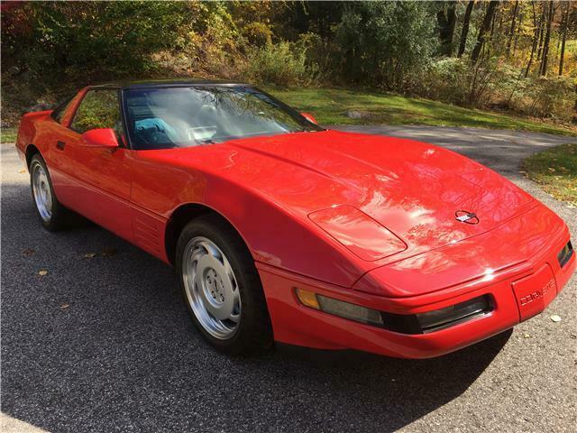 1992 Red Chevrolet Corvette --
