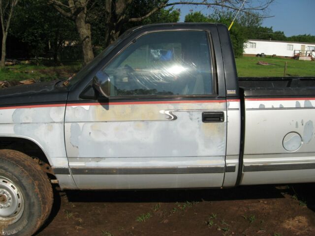 1992 Silver Chevrolet C/K Pickup 1500 Standard Cab Pickup