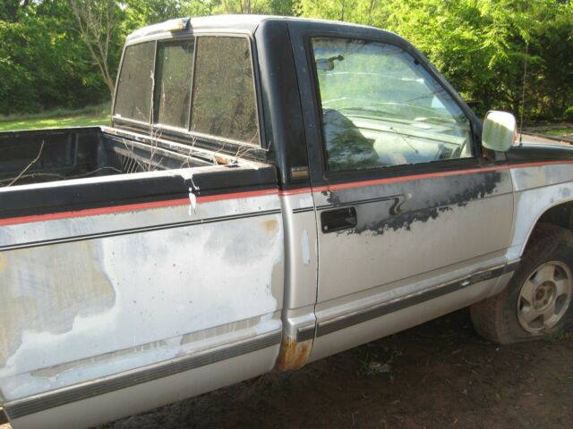 1992 Silver Chevrolet C/K Pickup 1500 Standard Cab Pickup