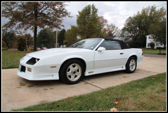 1992 White Chevrolet Camaro Convertible