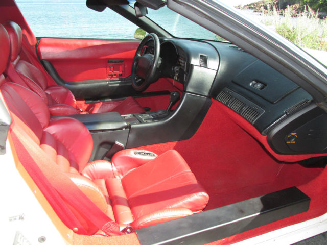 1992 White Chevrolet Corvette Coupe