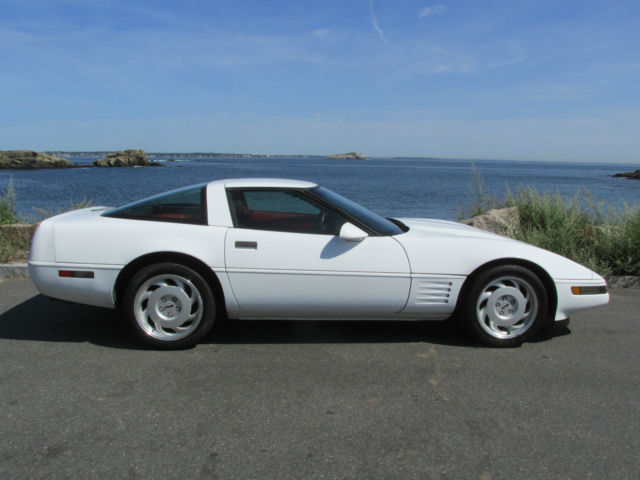1992 White Chevrolet Corvette Coupe