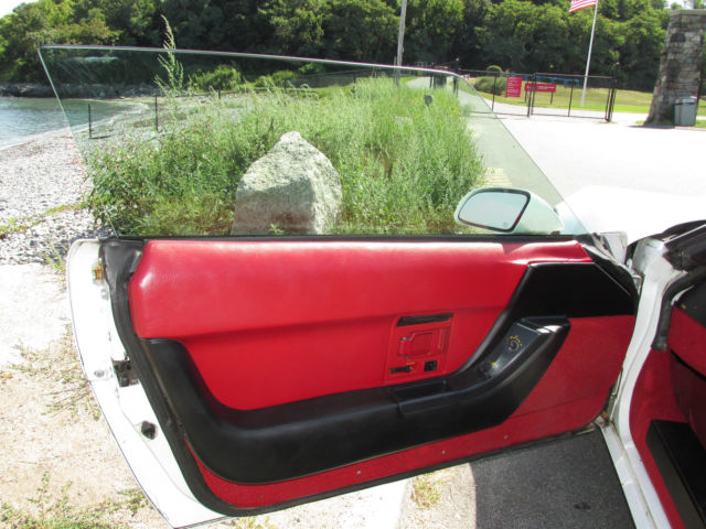 1992 White Chevrolet Corvette Coupe