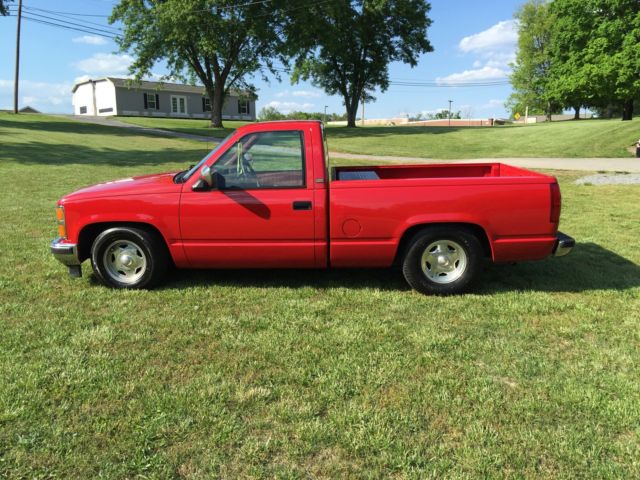 1992 Red Chevrolet C/K Pickup 1500 Standard Cab Pickup