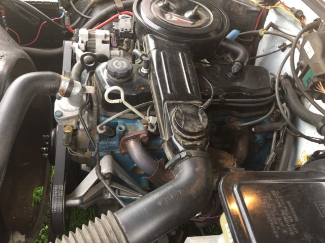 1992 White Chevrolet S-10 Standard Cab Pickup