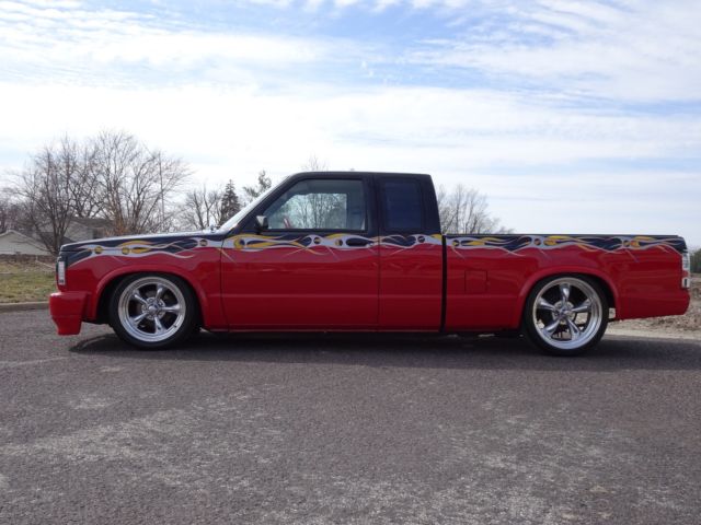 1992 Red Chevrolet S-10 Extended Cab Pickup