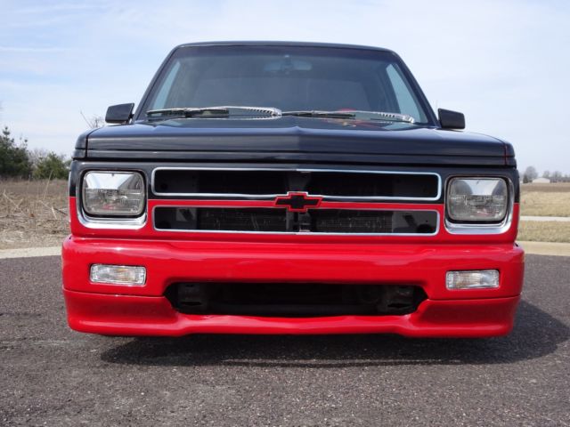 1992 Red Chevrolet S-10 Extended Cab Pickup