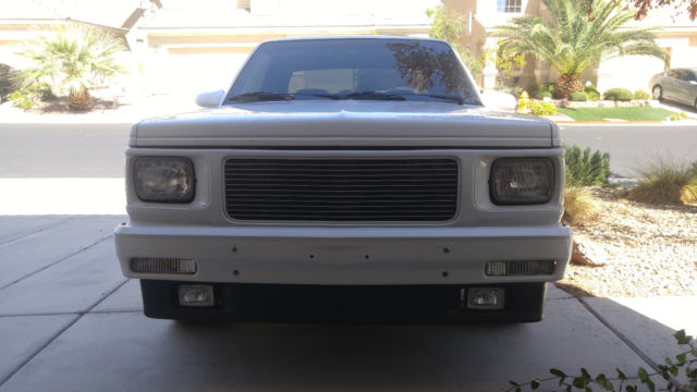 1992 White Chevrolet S-10 Extended Cab Pickup