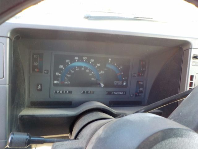 1992 White Chevrolet S-10 extended cab
