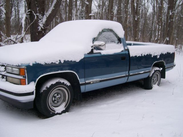 1992 Blue Chevrolet Silverado 1500 Standard Cab Pickup