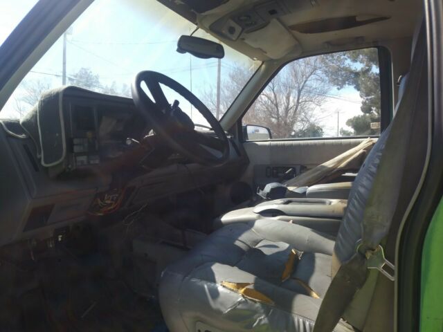 1992 Blue Chevrolet Suburban