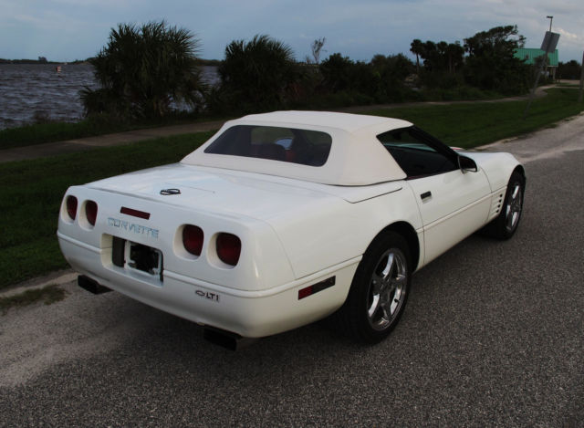 1992 White Chevrolet Corvette Convertible