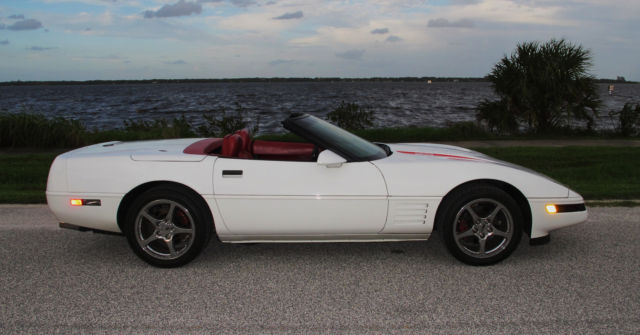 1992 White Chevrolet Corvette Convertible