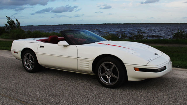 1992 White Chevrolet Corvette Convertible