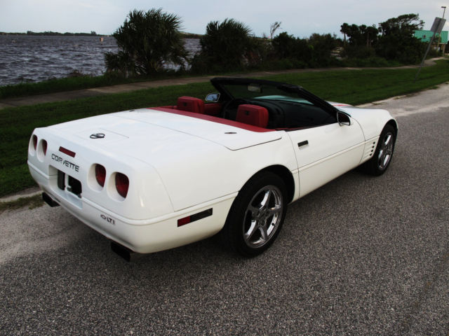 1992 White Chevrolet Corvette Convertible