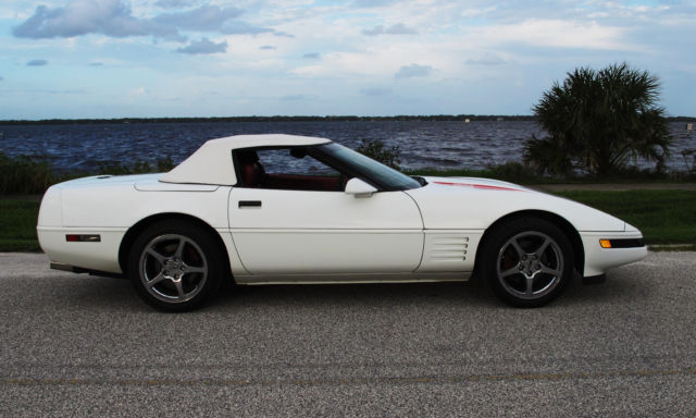 1992 White Chevrolet Corvette Convertible
