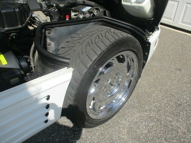 1992 White Chevrolet Corvette Hatchback