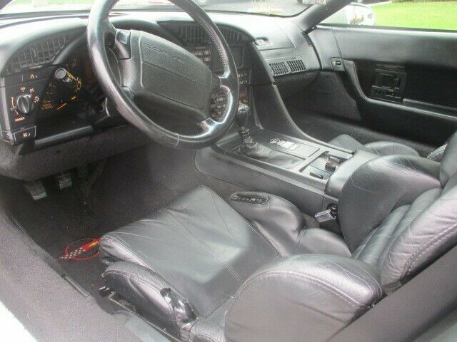 1992 White Chevrolet Corvette Hatchback