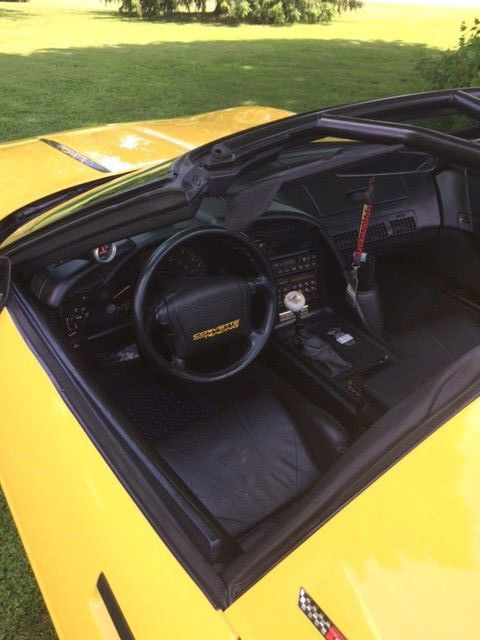 1992 Yellow Chevrolet Corvette Coupe