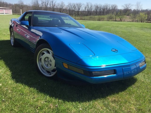 1992 Blue Chevrolet Corvette Coupe