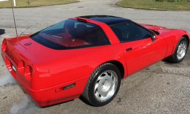 1992 Red Chevrolet Corvette Coupe