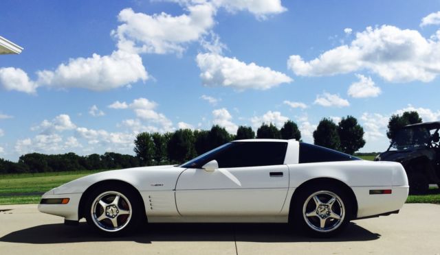 1992 White Chevrolet Corvette Coupe