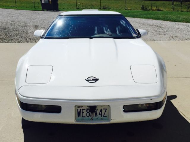1992 White Chevrolet Corvette Coupe