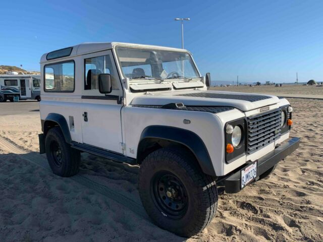 1992 White Land Rover Defender SUV