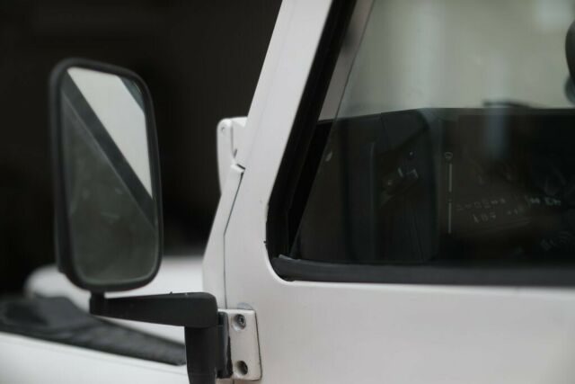 1992 White Land Rover Defender SUV