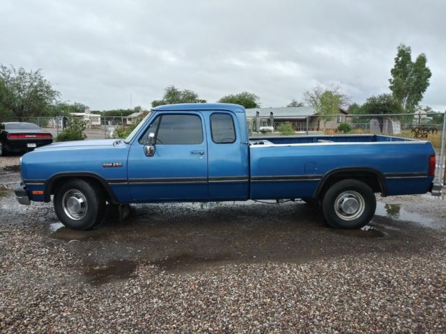 1992 Blue Dodge D250 Extended Cab Pickup