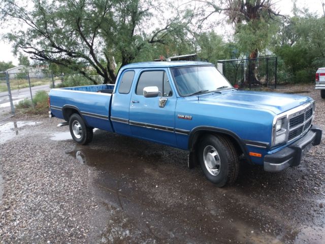 1992 Blue Dodge D250 Extended Cab Pickup