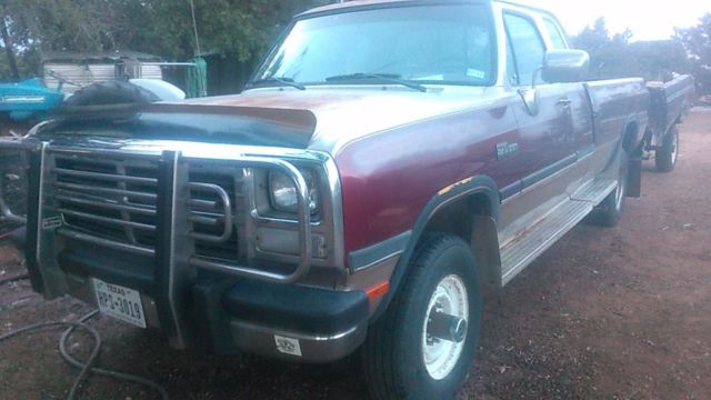 1992 tan/burgandy Dodge Other lwb