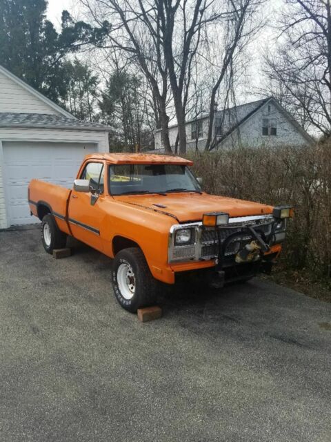 1992 Dodge Ram 1500 Standard Cab Pickup