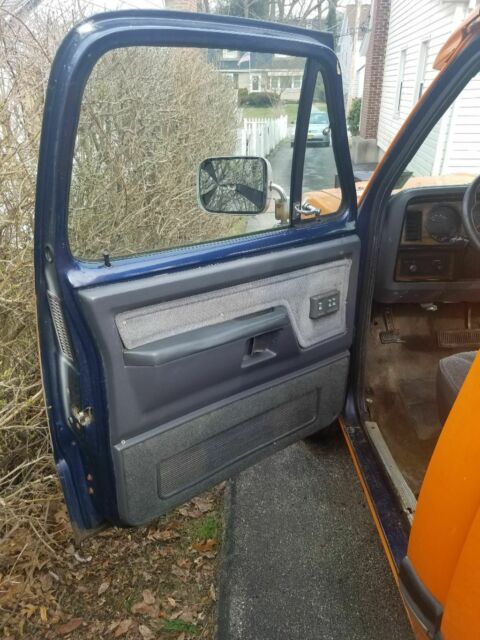 1992 Dodge Ram 1500 Standard Cab Pickup