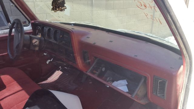 1992 White Dodge Ram 2500 Standard Cab Pickup