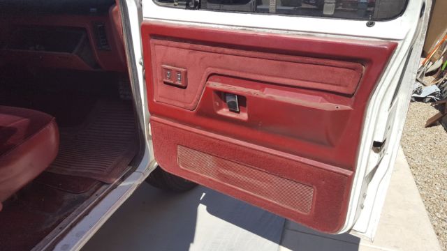 1992 White Dodge Ram 2500 Standard Cab Pickup