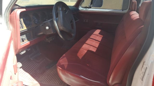 1992 White Dodge Ram 2500 Standard Cab Pickup