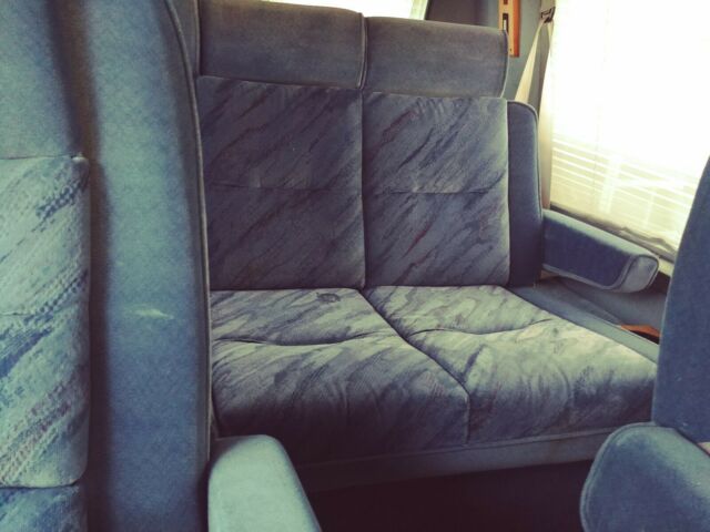 1992 White Dodge Ram 2500 Extended Passenger Van