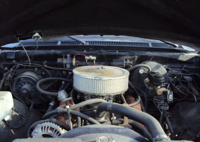 1992 White Dodge Ramcharger SUV