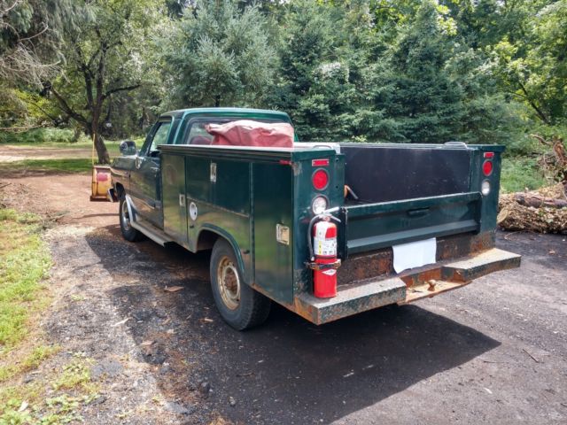 1991 Green Dodge Ram 2500 Service Utility body