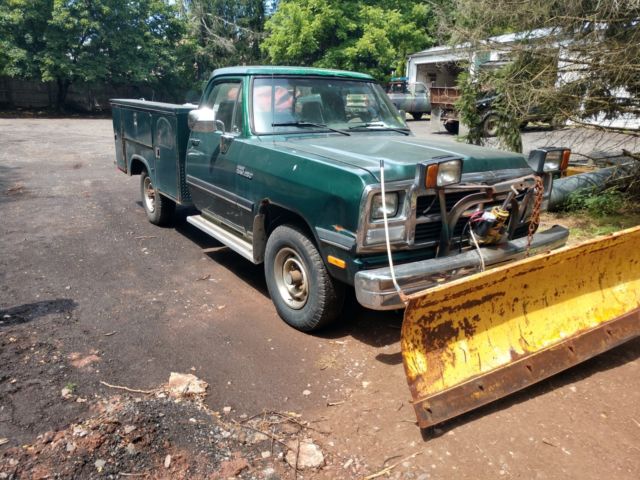 1991 Green Dodge Ram 2500 Service Utility body