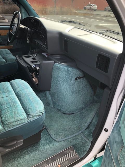 1992 white Ford E-Series Van Van Camper
